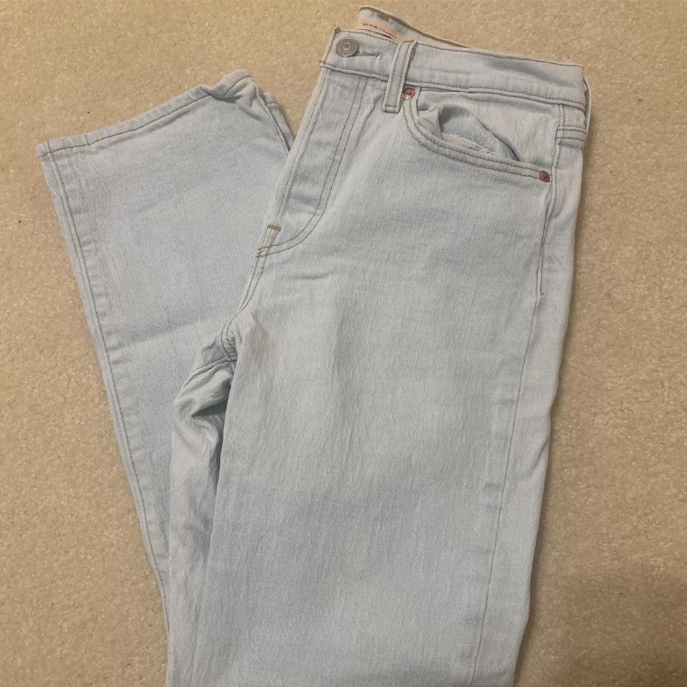 Levi’s Light Blue Denim Jeans